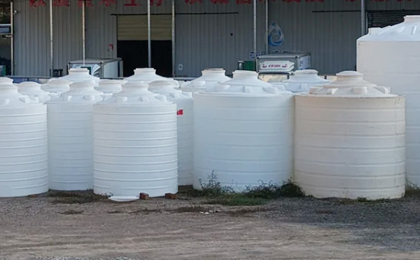 现代物流储存的基石：清水塑料桶批发采购决策与行业应用全景解析